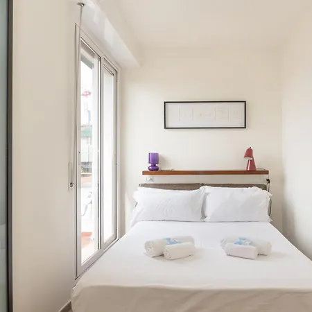 Bright With View Apartment *