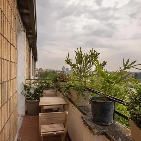 Bright With View Apartment Milan
